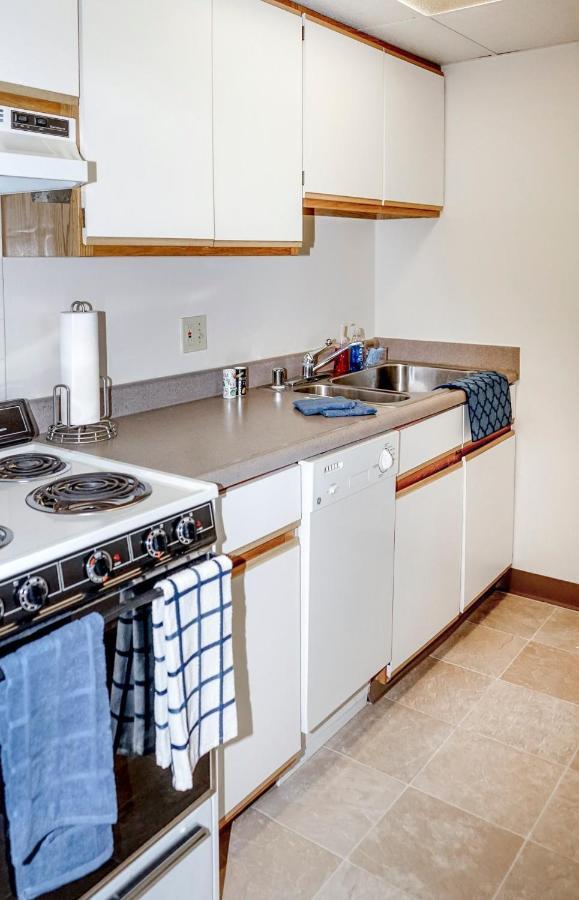 Short Term Rentals At The Park At Trowbridge Senior Community เซาท์ฟิลด์ ภายนอก รูปภาพ