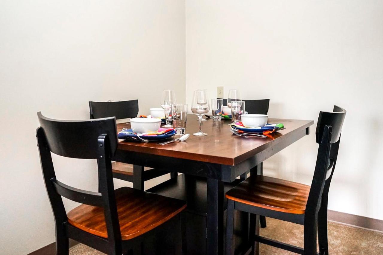 Short Term Rentals At The Park At Trowbridge Senior Community เซาท์ฟิลด์ ภายนอก รูปภาพ