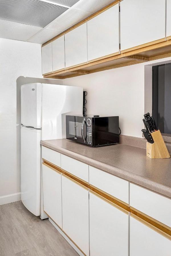 Short Term Rentals At The Park At Trowbridge Senior Community เซาท์ฟิลด์ ภายนอก รูปภาพ